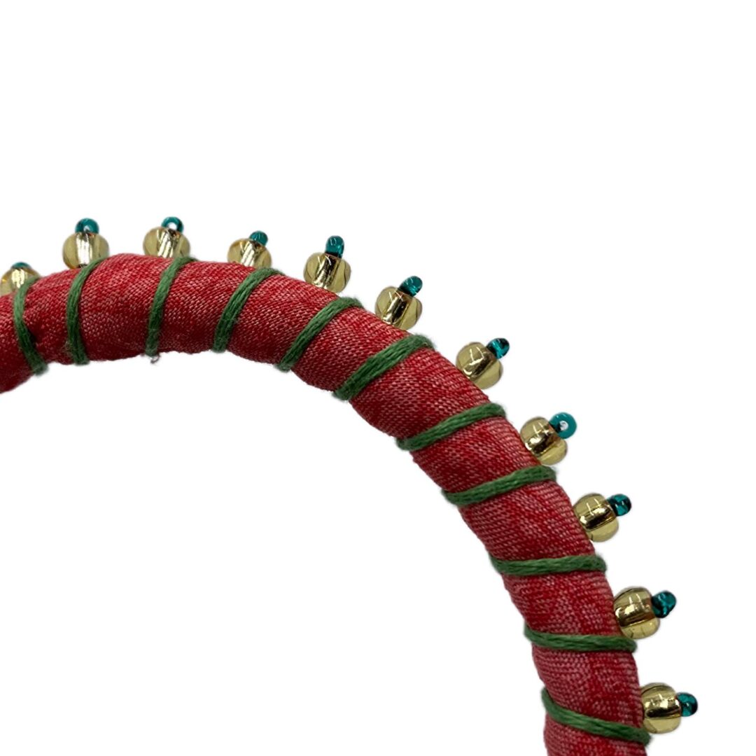 Bracciale bangle modello Light particolare perline e filo a contrasto